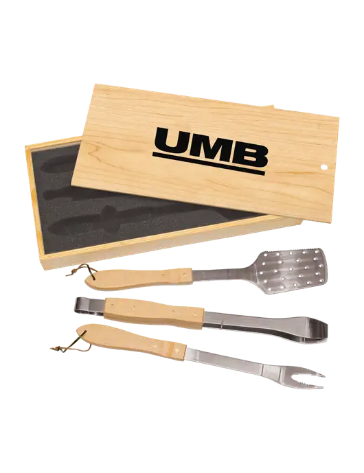 Wood BBQ Gift Set w/UMB Logo